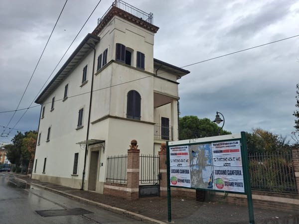 Siete voi a tenerlo vivo. E vi fa comodo.